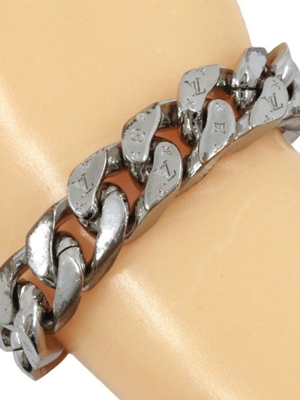 LOUIS VUITTON Bracelet LVChain Links Bracelet M69989 Silver Silver metalli... - Picture 1 of 15